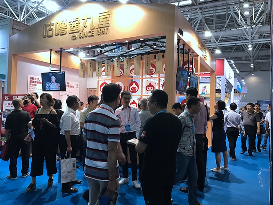 咕嚕咕嚕盛裝出擊2019年廣州特許加盟展,開啟輕餐飲智能時代